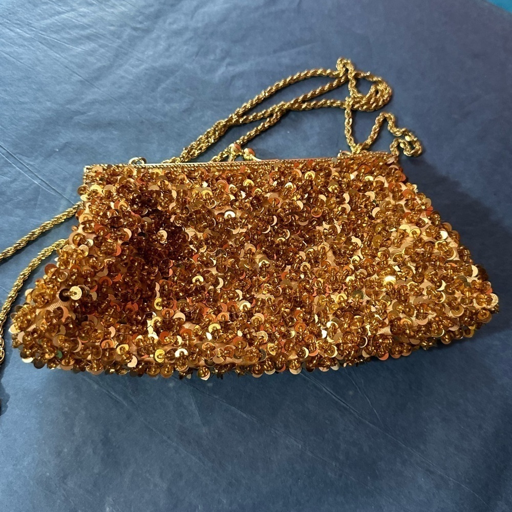 La Regate sequins clutch